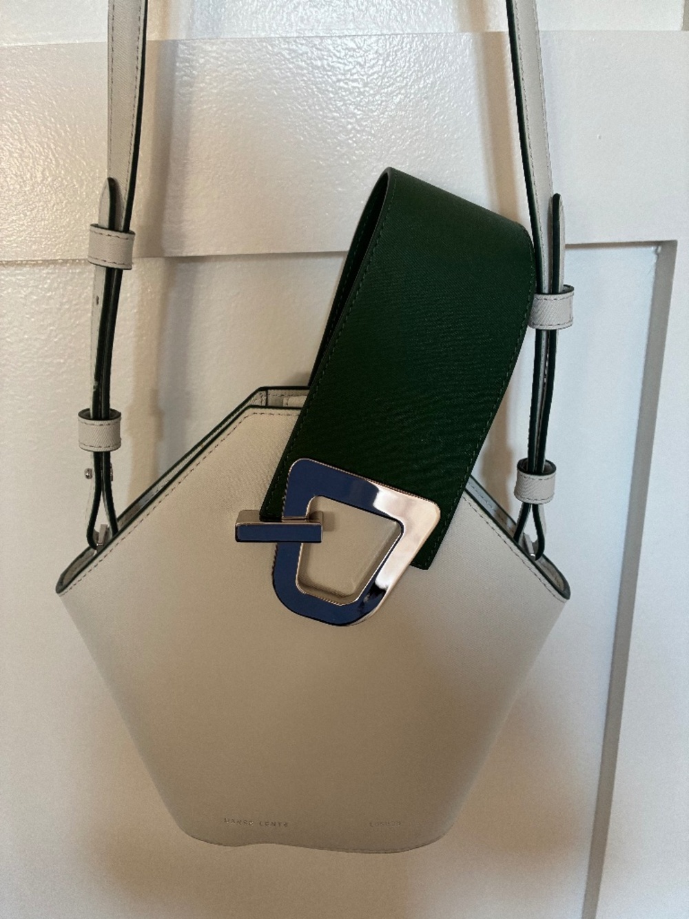 Danse Lente white/green Johnny bucket bag